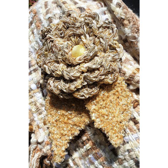 jolie-broche-fleur-dorée