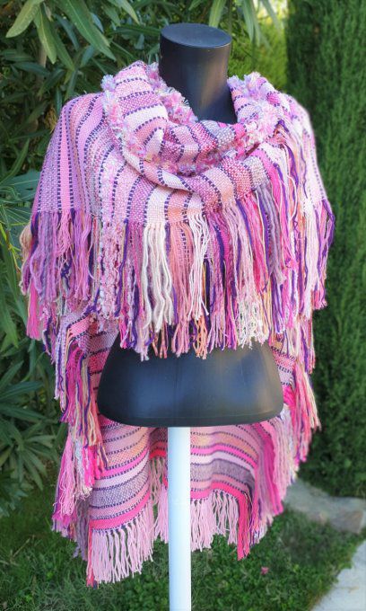 grand poncho rose pour femme ou jeune fille